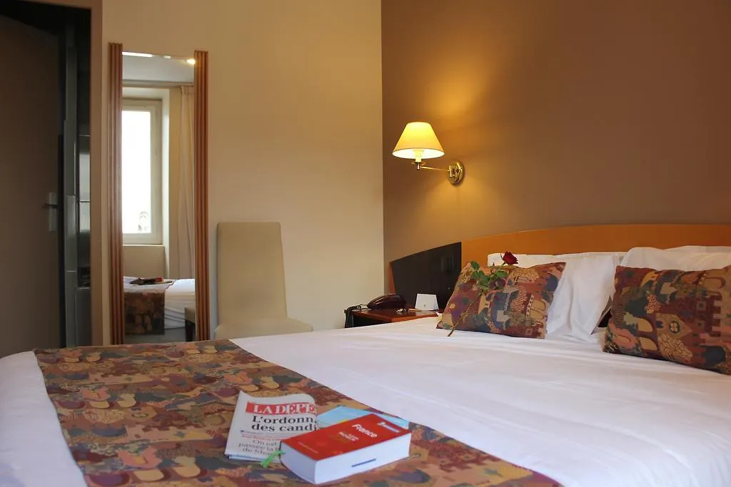 Hotel Logis Le Relais De Fusies Lacaune Francia