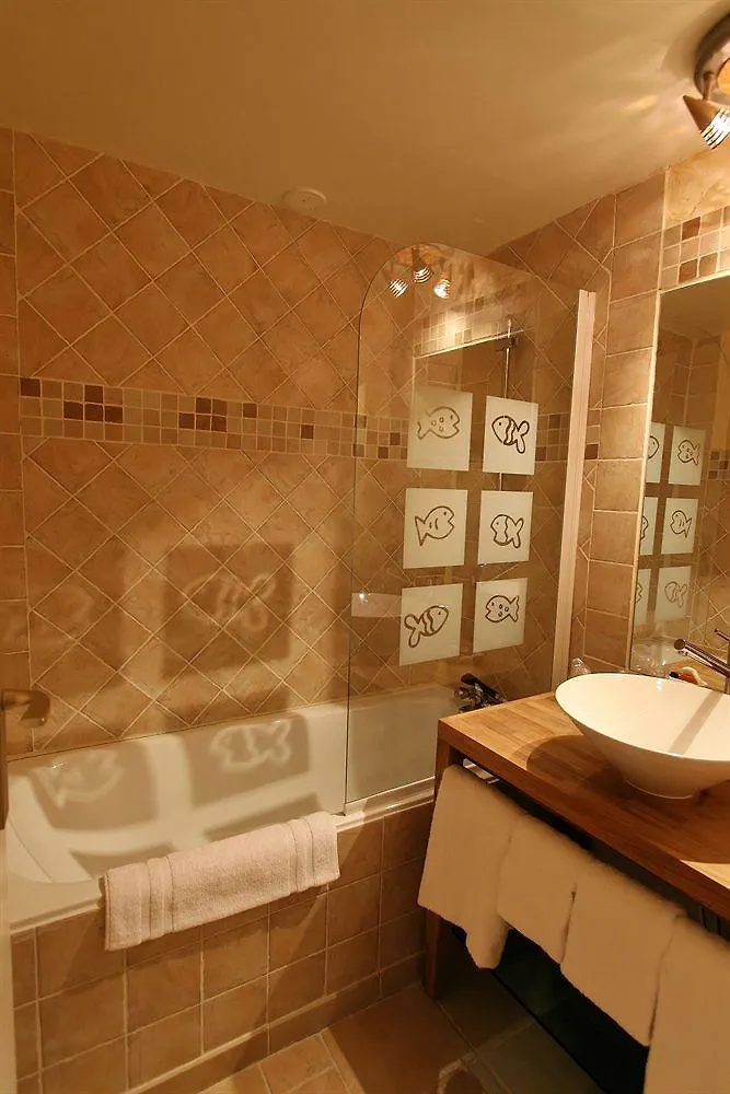Logis Le Relais De Fusies 호텔 라코네 3*,