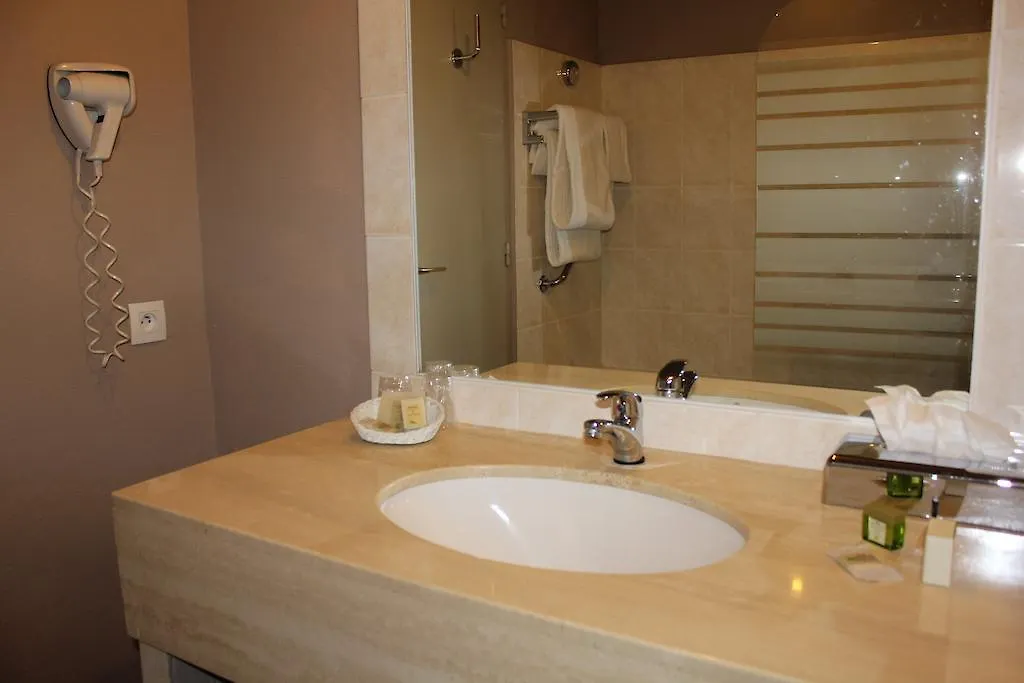 Logis Le Relais De Fusies 호텔 라코네